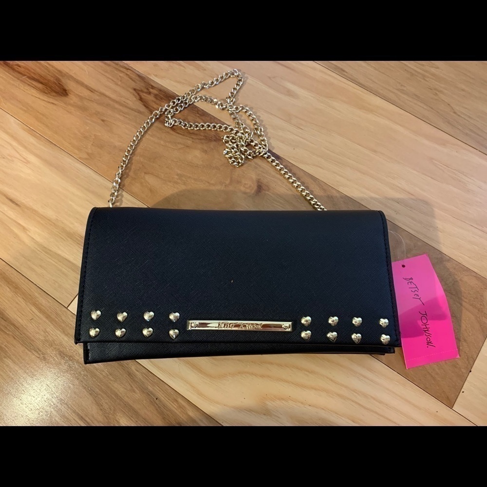Betsey Johnson faux saffiano heart stud crossbody - Picture 1 of 8